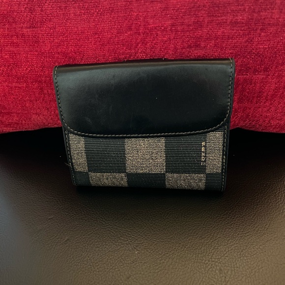 FENDI AUTHENTIC CANVAS AND LEATHER CHECKERED BIFOLD WALLET. EUC. - Picture 2 of 8